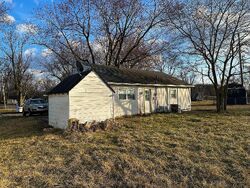 Pre-foreclosure in  NORWOOD PL Anderson, IN 46011