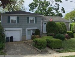 Pre-foreclosure in  SOUNDVIEW ST New Rochelle, NY 10805