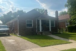 Pre-foreclosure in  HAZELTON ST Detroit, MI 48223