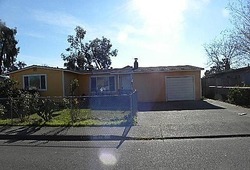 Pre-foreclosure in  COTTONWOOD DR Santa Rosa, CA 95407