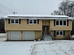 Pre-foreclosure in  ELM RIDGE DR Rocky Hill, CT 06067