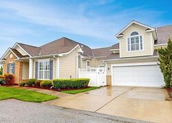 Pre-foreclosure in  VINEYARD PL UNIT D Suffolk, VA 23435