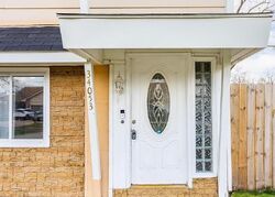 Pre-foreclosure in  OAKVIEW ST Clinton Township, MI 48035