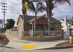 Pre-foreclosure in  N MURIEL AVE Compton, CA 90221