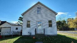 Pre-foreclosure in  BIRD ST Marinette, WI 54143