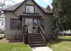Pre-foreclosure in  W OKLAHOMA ST Appleton, WI 54914
