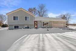 Pre-foreclosure in  THISTLE CT Waterford, WI 53185
