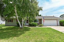  Hawthorn Dr, Jackson WI