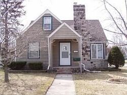 Pre-foreclosure in  PENNSYLVANIA AVE West Bend, WI 53095