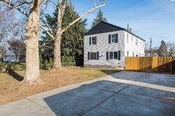 Pre-foreclosure in  MARSHALL AVE Richland, WA 99354