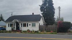 Pre-foreclosure in  AVON AVE Burlington, WA 98233