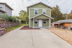 Pre-foreclosure in  E GREGORY STREET CT Tacoma, WA 98404