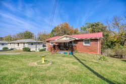 Pre-foreclosure in  WILLOW SPRINGS DR Nashville, TN 37216