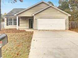 Pre-foreclosure in  PINE NEEDLE RD Piedmont, SC 29673