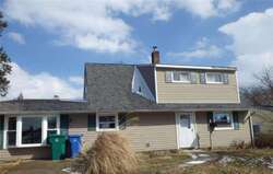 Pre-foreclosure in  APPLETREE DR Levittown, PA 19055