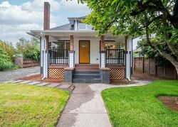 Pre-foreclosure in  NE LOMBARD ST Portland, OR 97211