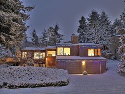 Pre-foreclosure in  WALKING WOODS DR Lake Oswego, OR 97035