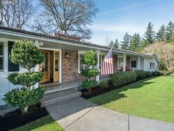 Pre-foreclosure in  SW WINDSOR CT Portland, OR 97221