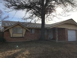 Pre-foreclosure in  SW 77TH PL Oklahoma City, OK 73159