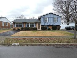 Pre-foreclosure in  KARIKAL DR Westerville, OH 43081