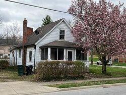 Pre-foreclosure in  IONA AVE Cincinnati, OH 45213