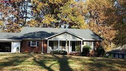 Pre-foreclosure in  CIRCLEWOOD DR Charlotte, NC 28211