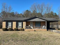 Pre-foreclosure in  MIDDLE RD Fayetteville, NC 28312