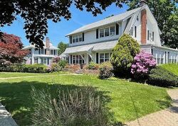 Pre-foreclosure in  GREENRIDGE AVE White Plains, NY 10605