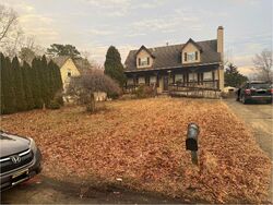 Pre-foreclosure in  UPAS AVE Absecon, NJ 08205