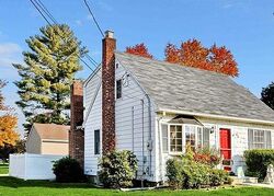 Pre-foreclosure in  SHERWOOD RD Dumont, NJ 07628