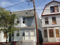 Pre-foreclosure in  CHADWICK AVE Newark, NJ 07112