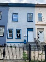 Pre-foreclosure in  PEABODY PL Newark, NJ 07104