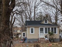 Pre-foreclosure in  BURNS ST Somerset, NJ 08873