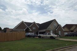 Pre-foreclosure in  LAKE FRONT DR Horn Lake, MS 38637