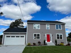 Pre-foreclosure in  CUMMINGTON ST New Bedford, MA 02745