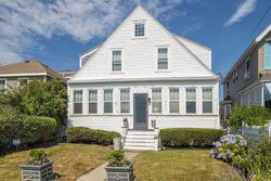 Pre-foreclosure in  CADISH AVE Hull, MA 02045