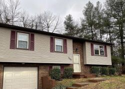 Pre-foreclosure in  VALLEY VIEW DR Vine Grove, KY 40175