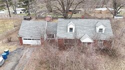 Pre-foreclosure in  E 99TH ST Indianapolis, IN 46280