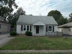 Pre-foreclosure in  E MAPLE CT Clarksville, IN 47129