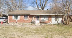 Pre-foreclosure in  LYNCH LN Clarksville, IN 47129