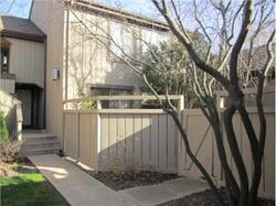 Pre-foreclosure in  BLUFF CT APT D Barrington, IL 60010