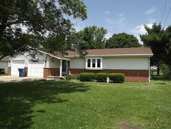 Pre-foreclosure in  E ROSEWOOD ST Watseka, IL 60970