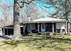 Pre-foreclosure in  S POPE ST Benton, IL 62812