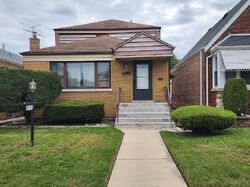Pre-foreclosure in  S FAIRFIELD AVE Chicago, IL 60652