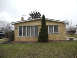 Pre-foreclosure in  KATHLEEN LN Chicago Heights, IL 60411