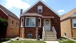 Pre-foreclosure in  S SACRAMENTO AVE Chicago, IL 60629