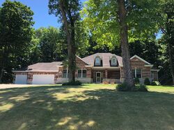 Pre-foreclosure in  INDIAN TRL Kankakee, IL 60901