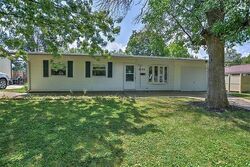 Pre-foreclosure in  W RAMSEY DR Decatur, IL 62526