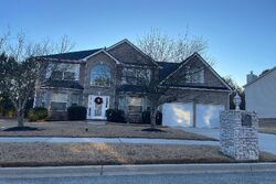 Pre-foreclosure in  PINE VALLEY TRCE Stone Mountain, GA 30087