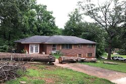 Pre-foreclosure in  DORIS DR Decatur, GA 30034